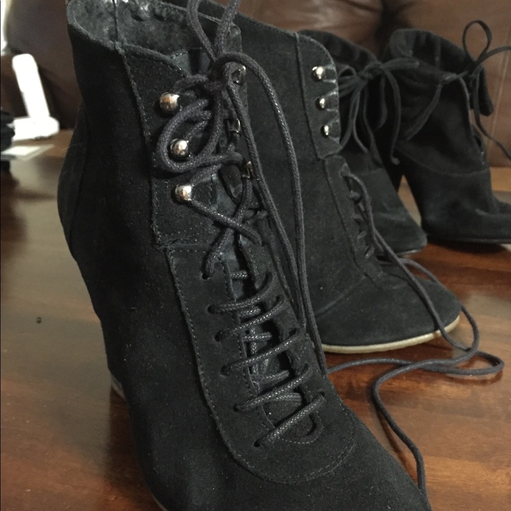 Zara Suede Wedge bootie